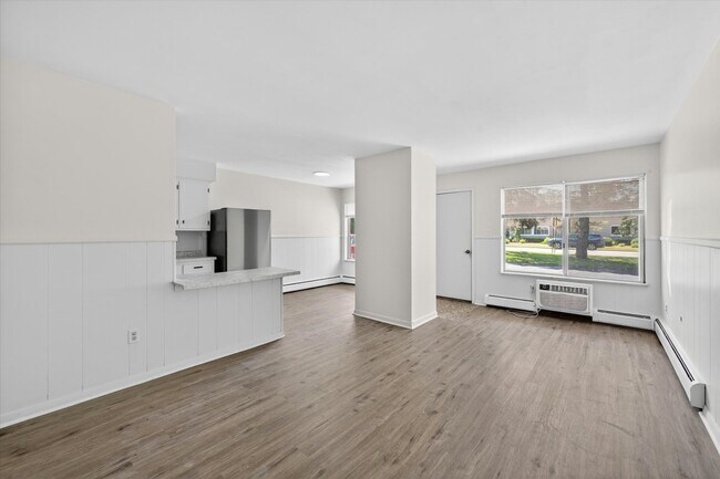 Building Photo - 151 E McHattie St