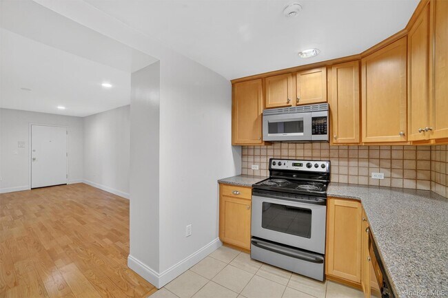 Building Photo - 142 Bannon Ave