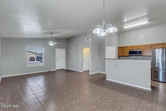 Building Photo - 6970 Red Oak Ct