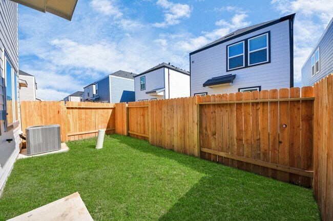 Building Photo - 1027 Moon Drop Ln