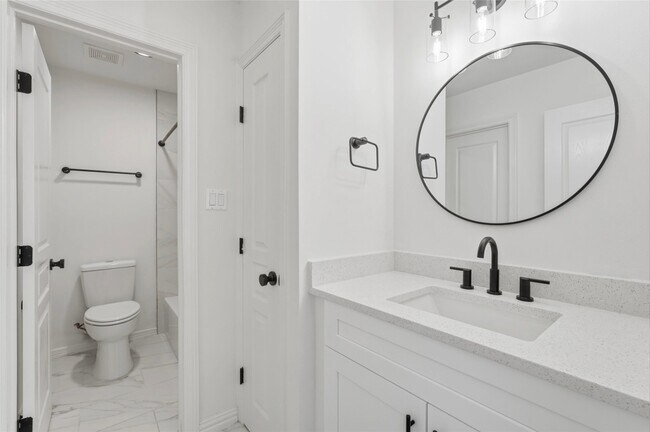 Building Photo - 1528 Birdsall St