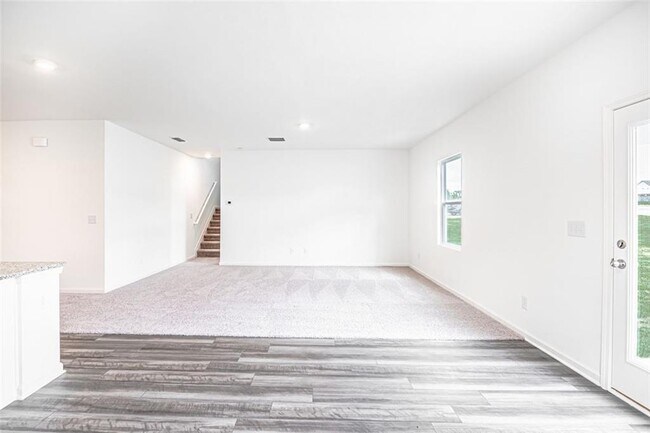 Building Photo - 243 Casteel Ln