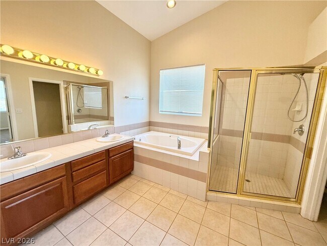 Building Photo - 4467 E Dandelion St
