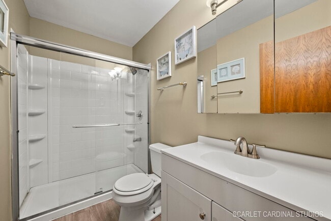 Building Photo - 54 N Royal Oak Dr