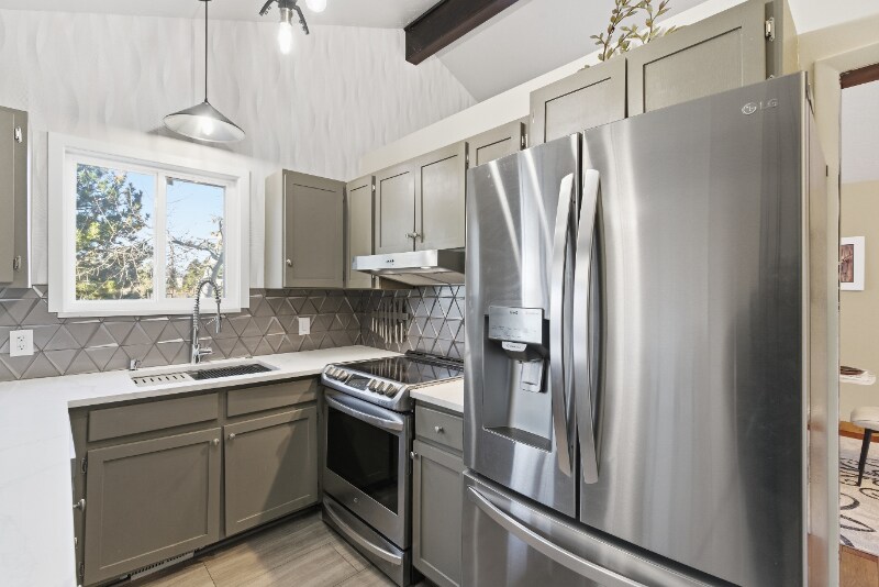 Building Photo - 8682 Alpen Cir