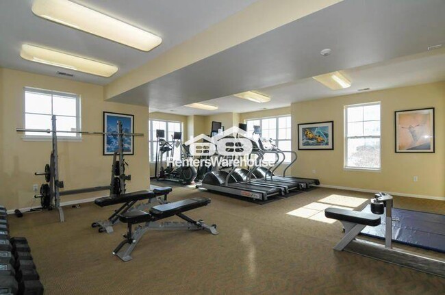 Building Photo - 3872 S Lake Dr