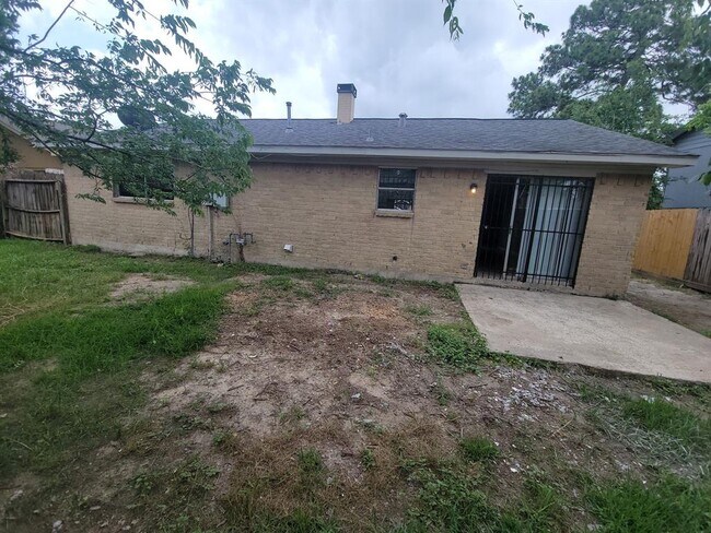 Building Photo - 8714 Valley Song Dr