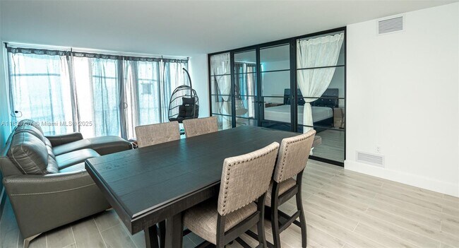 Building Photo - 18081 Biscayne Blvd