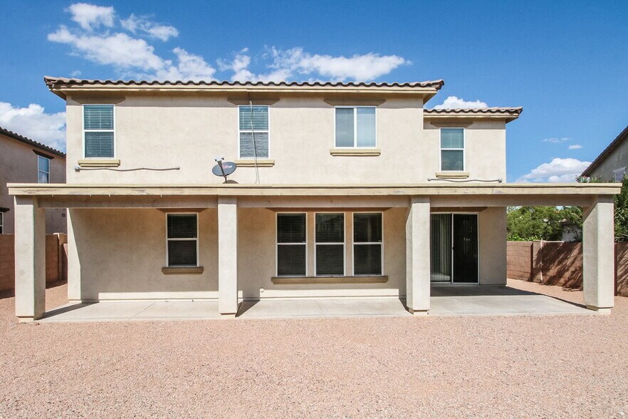 Building Photo - 617 Vuelta Buril