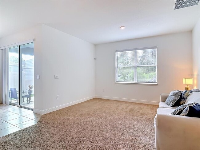 Building Photo - 792 Hyperion Dr