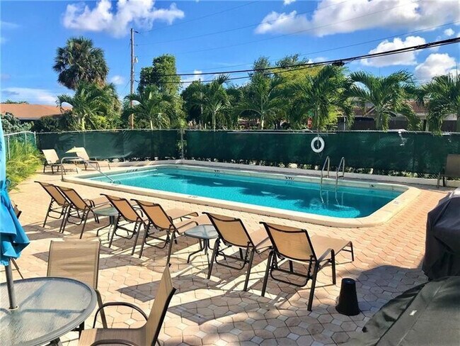 Building Photo - 4501 NE 21st Ave