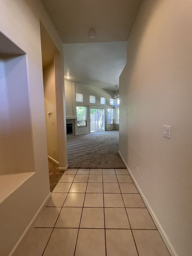Building Photo - Spacious and Airy Rocklin Home! New Flooring!