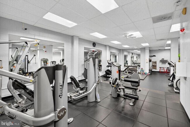 Building Photo - 5500 Friendship Blvd