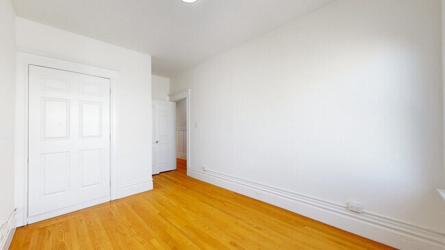 Building Photo - 12 Rausch St