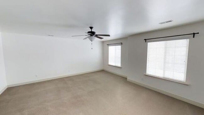 Building Photo - A PERFECT TOWNHOME IN EAGLE MOUNTAIN