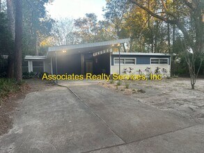 Building Photo - 3 Bed/2 Bath Spacious Home in Mason Manor! Screened Porch and Fenced Backyard!!!