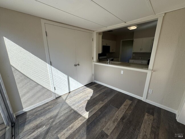 Building Photo - 1060 Los Gamos Rd