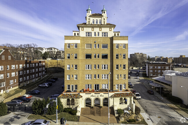 Building Photo - Ponce de Leon