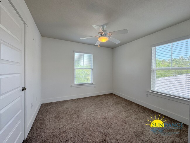 Building Photo - Magnificent 3 Bedroom Home in Santa Rosa B...