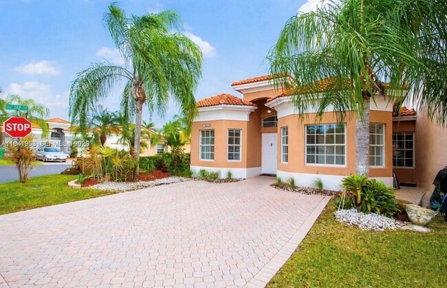 Building Photo - 16222 SW 102nd Terrace