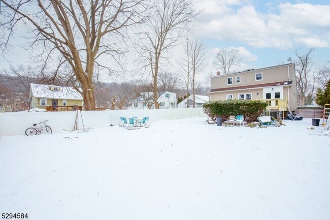 Building Photo - 26 Genevieve Ave