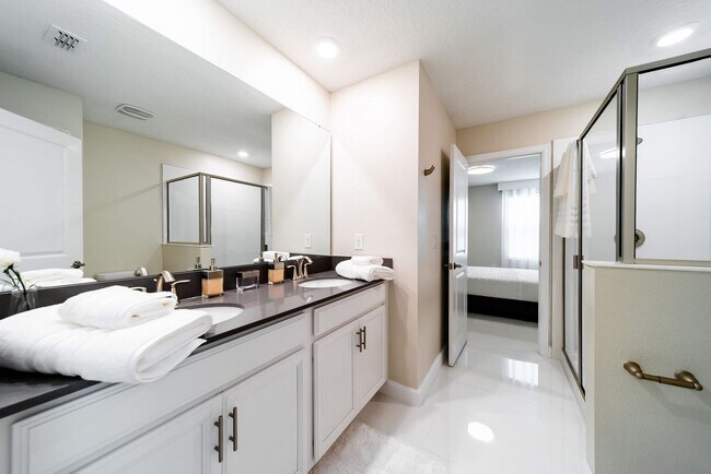 Building Photo - 2869 Bookmark Dr