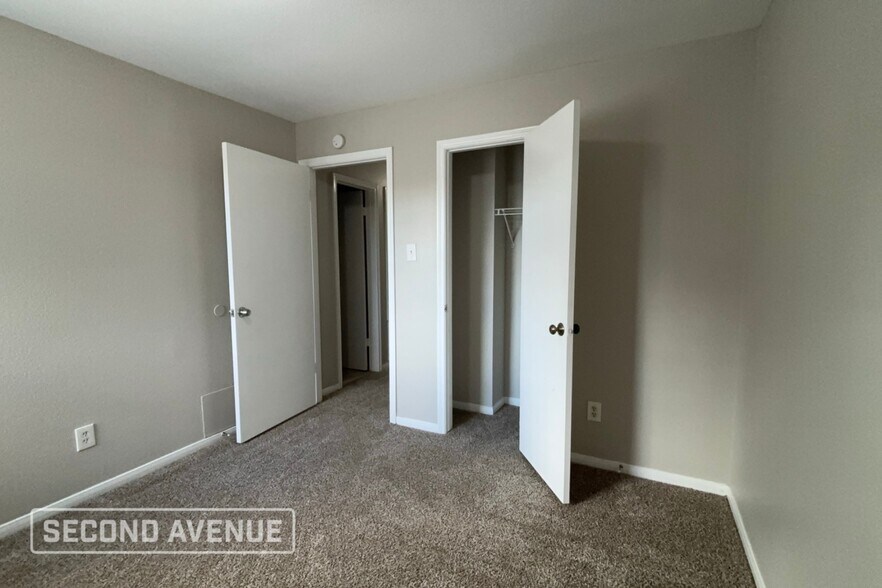 Building Photo - 4151 President's Dr S