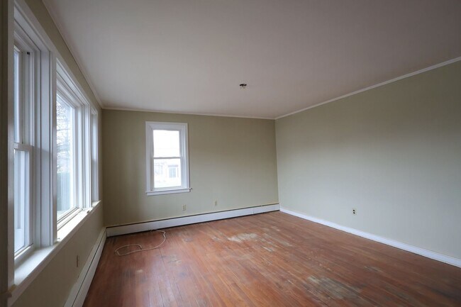 Building Photo - Rancher on a Quiet Manheim Borough Street