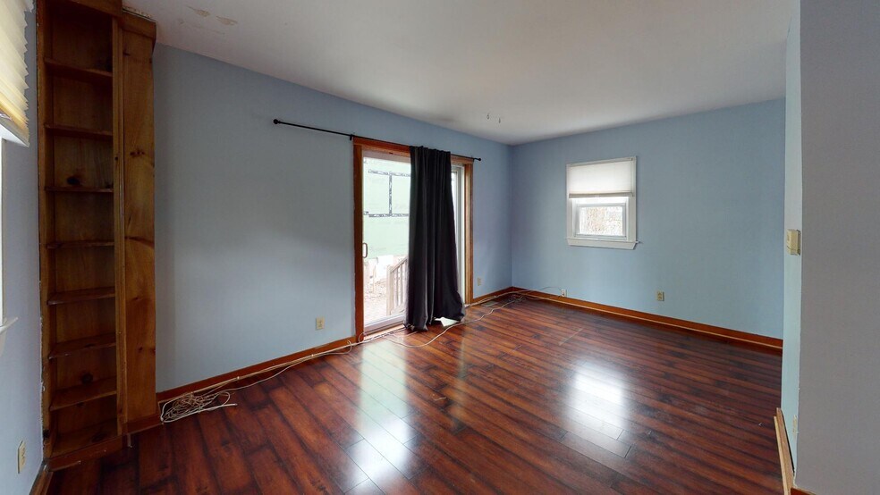 *Pictures are representative samples of the advertised unit. In some cases, the actual units you tou - 20 Winship St