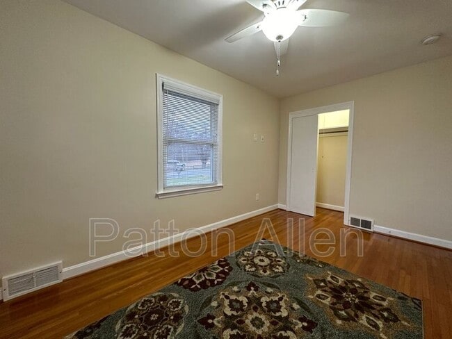 Building Photo - 35 Olivette Rd