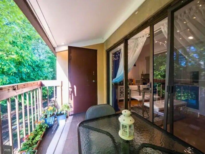 Building Photo - 2231 Castle Rock Square