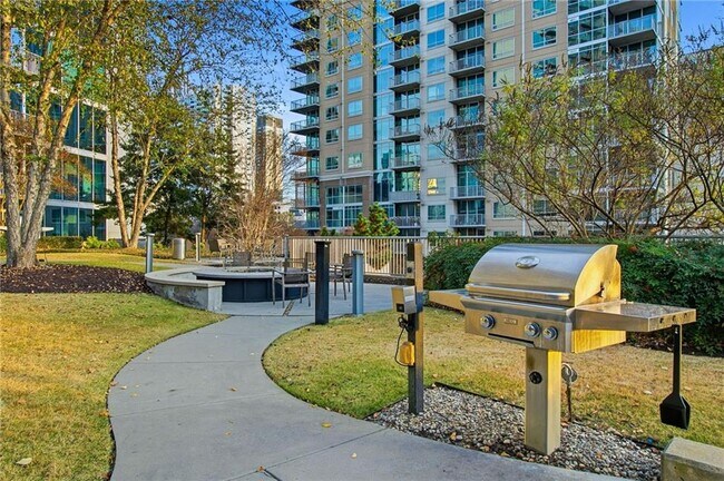 Building Photo - 44 Peachtree Pl NE