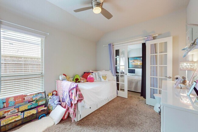 Building Photo - Lakeview Bliss: Your Dream Home Awaits! Community Pool and Park