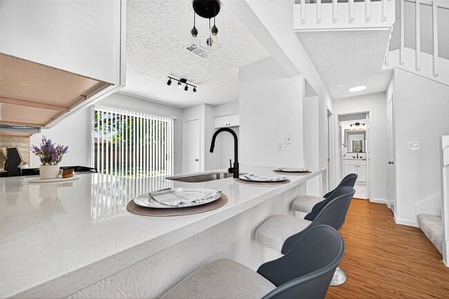 Building Photo - 10726 Buffalo Bend Dr