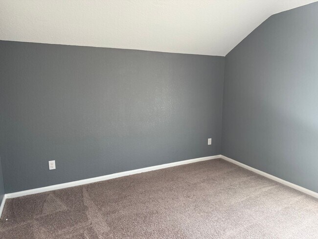Building Photo - Spacious 5-Bed, 3-Bath Home in Brookmill –...