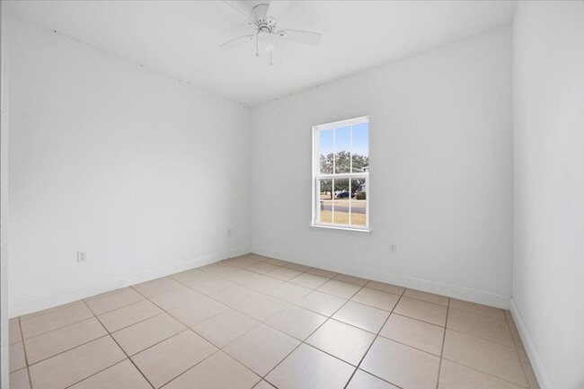 Building Photo - Stunning 4-Bedroom, 2-Bath Home in Poinciana with Modern Upgrades