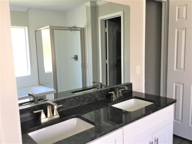 Building Photo - 420 Magnolia Estates Dr