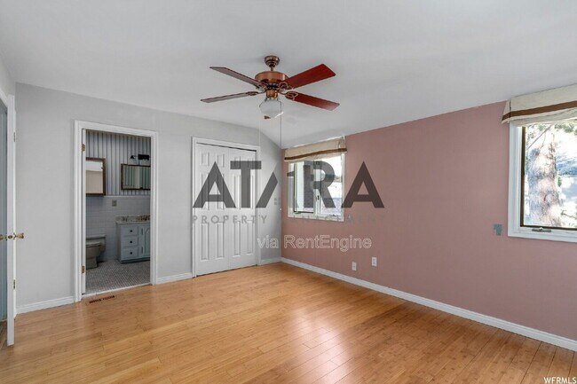 Building Photo - 1577 E Tomahawk Dr