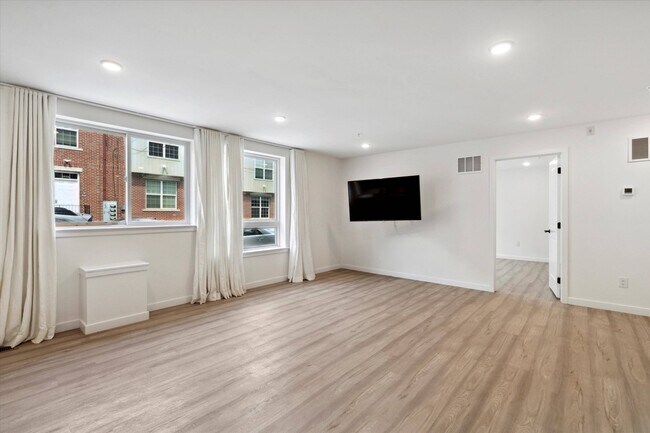 Building Photo - 1338 N 15th St