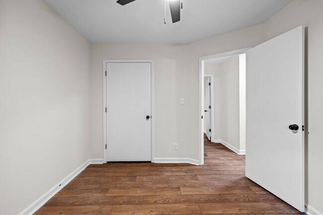 Building Photo - 129 Valleywood Rd