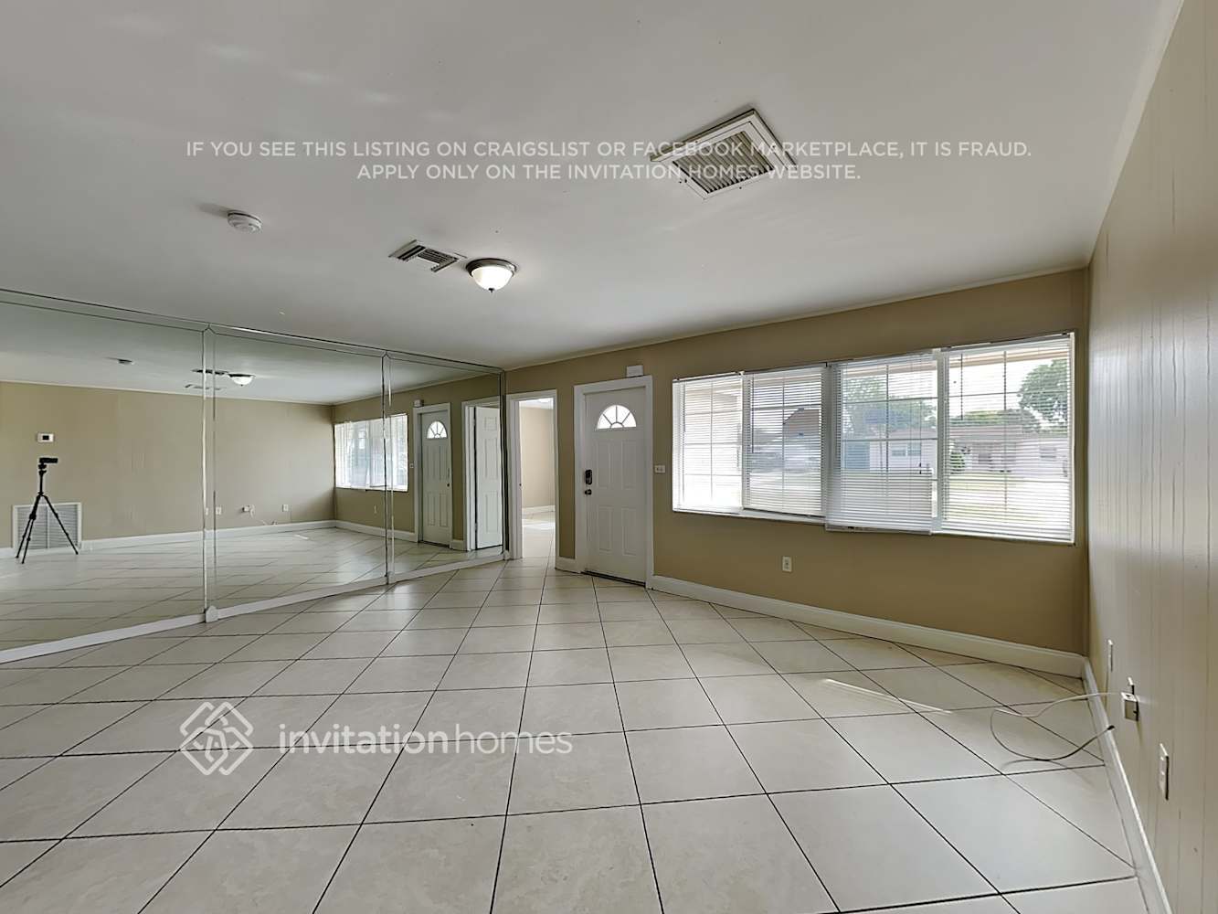 Building Photo - 7041 SW 27th St