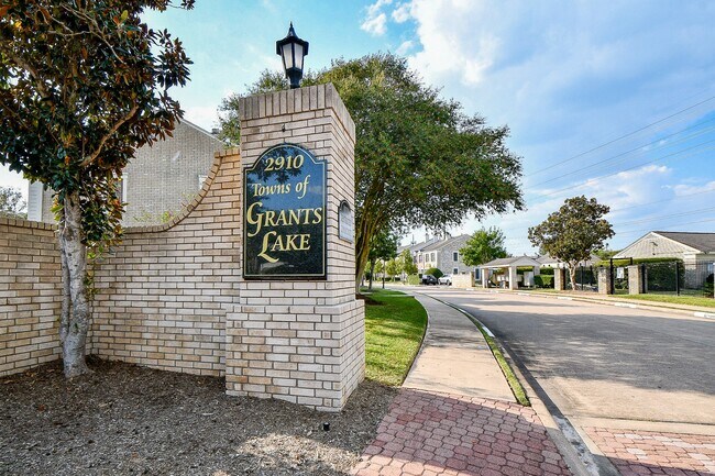 Building Photo - 2930 Grants Lake Blvd
