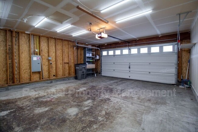 Building Photo - 902 N 15th Ct