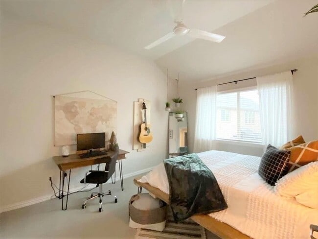 Building Photo - 2612 Cathedral Dr