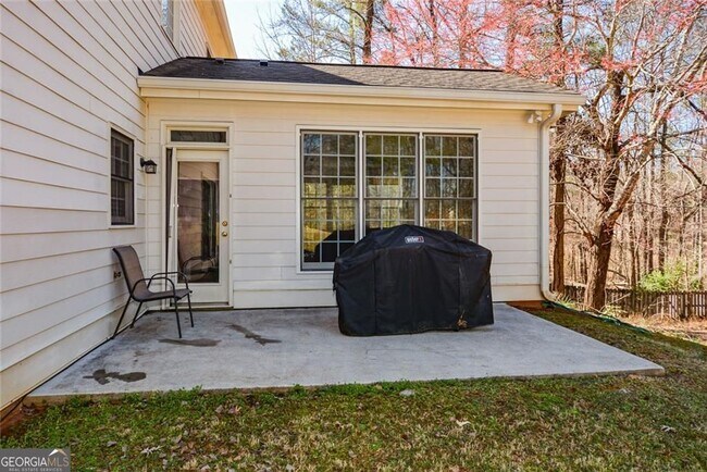 Building Photo - 305 Collegiate Dr
