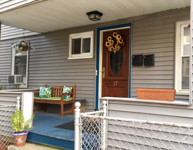 Building Photo - 17 Laurel Terrace