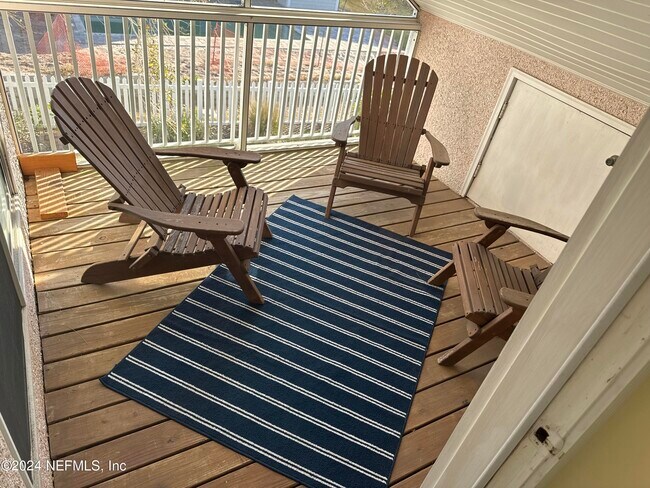 Building Photo - 264 Kingston Dr