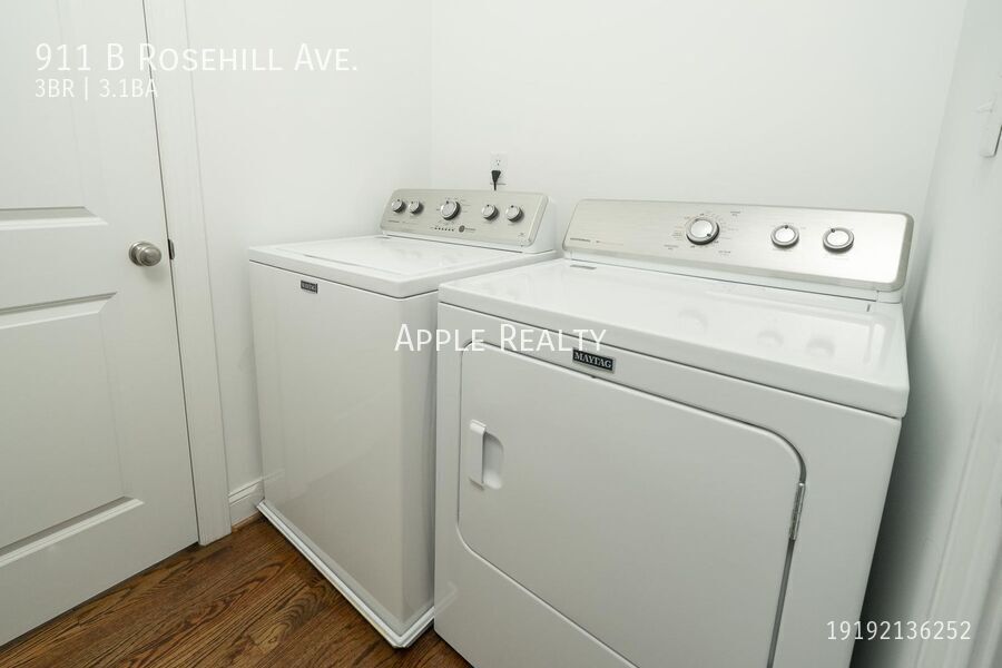 Building Photo - 911 Rosehill Ave