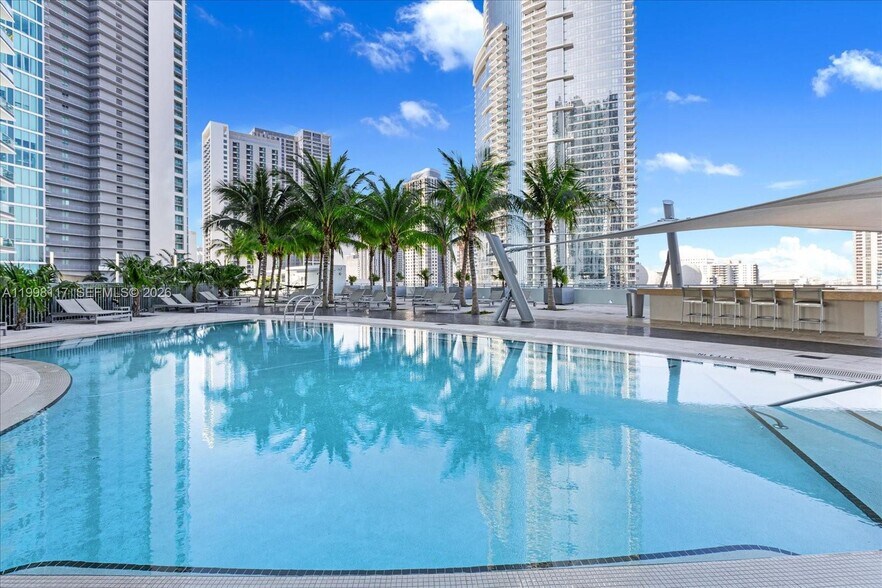 Building Photo - 900 Biscayne Blvd