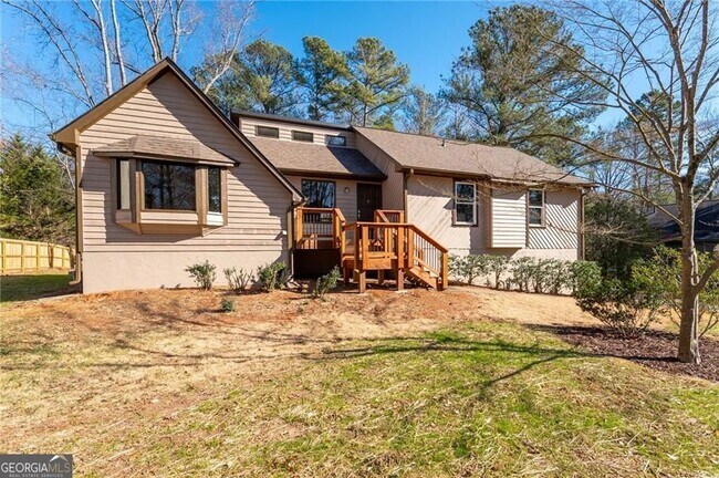 Building Photo - 4800 Grants Way NE